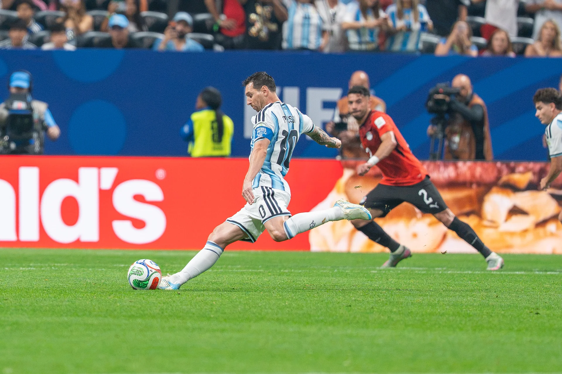 Lionel Messi in Argentina kit during the 2026 World Cup match against Egypt
